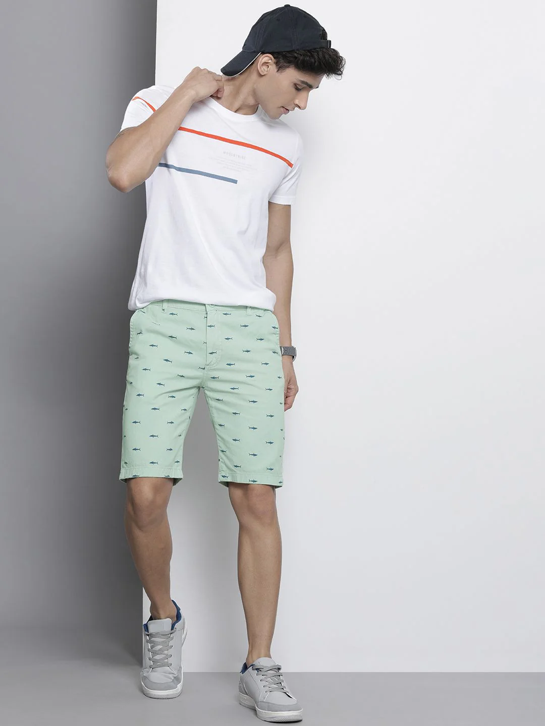 The Indian Garage Co Men Green Printed Slim Fit Cotton Chino Shorts - Image 5