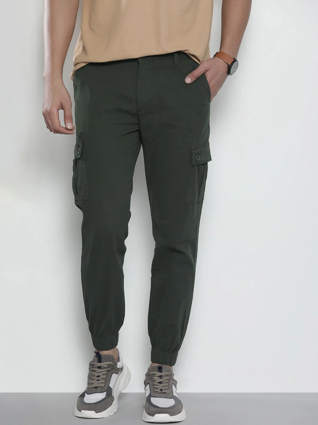 The Indian Garage Co Men Green Slim Fit Cargos Trousers
