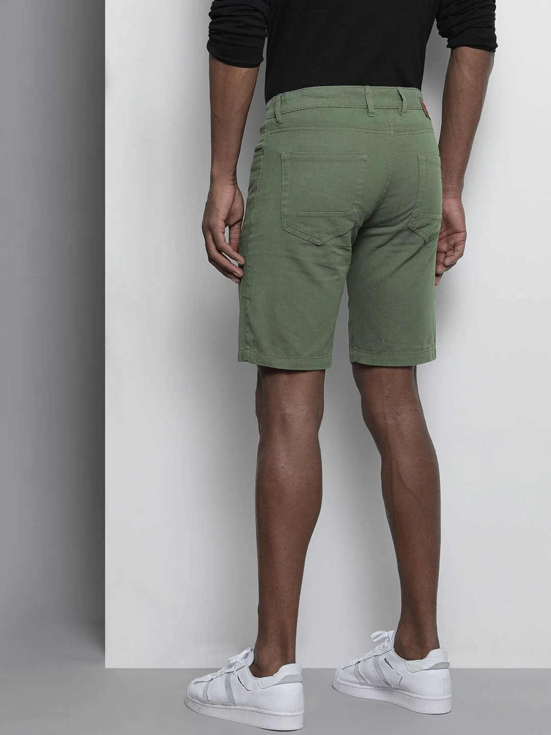 The Indian Garage Co Men Green Slim Fit Chino Shorts - Image 3