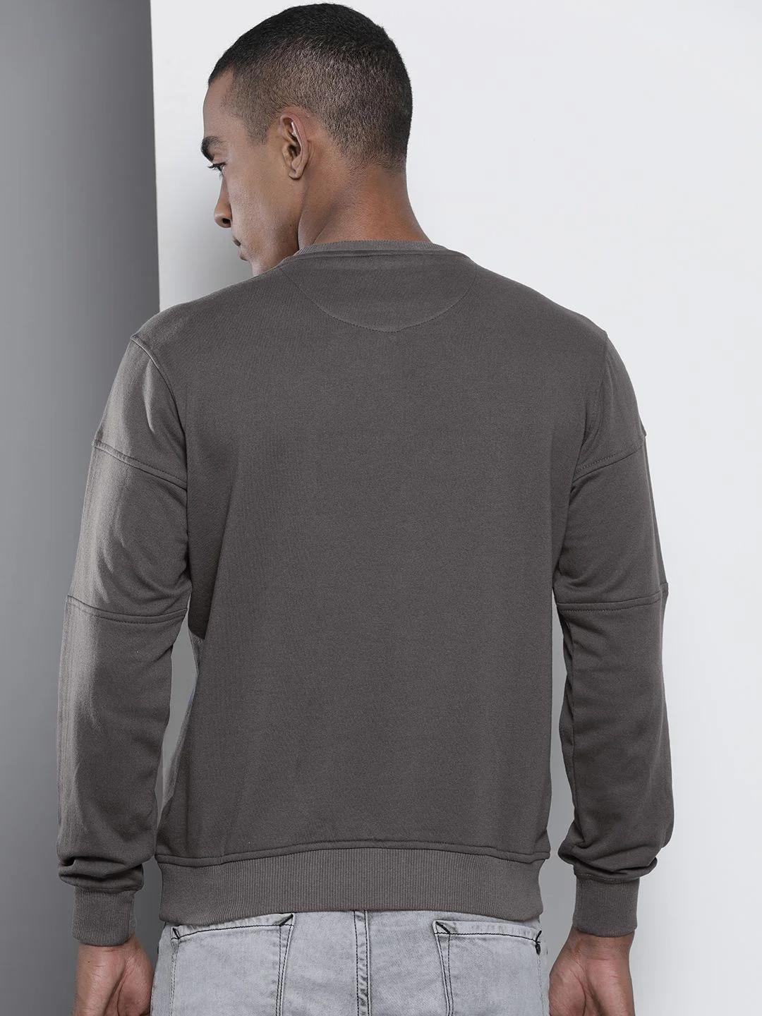 The Indian Garage Co Men Grey Printed Sweatshirt - Image 5