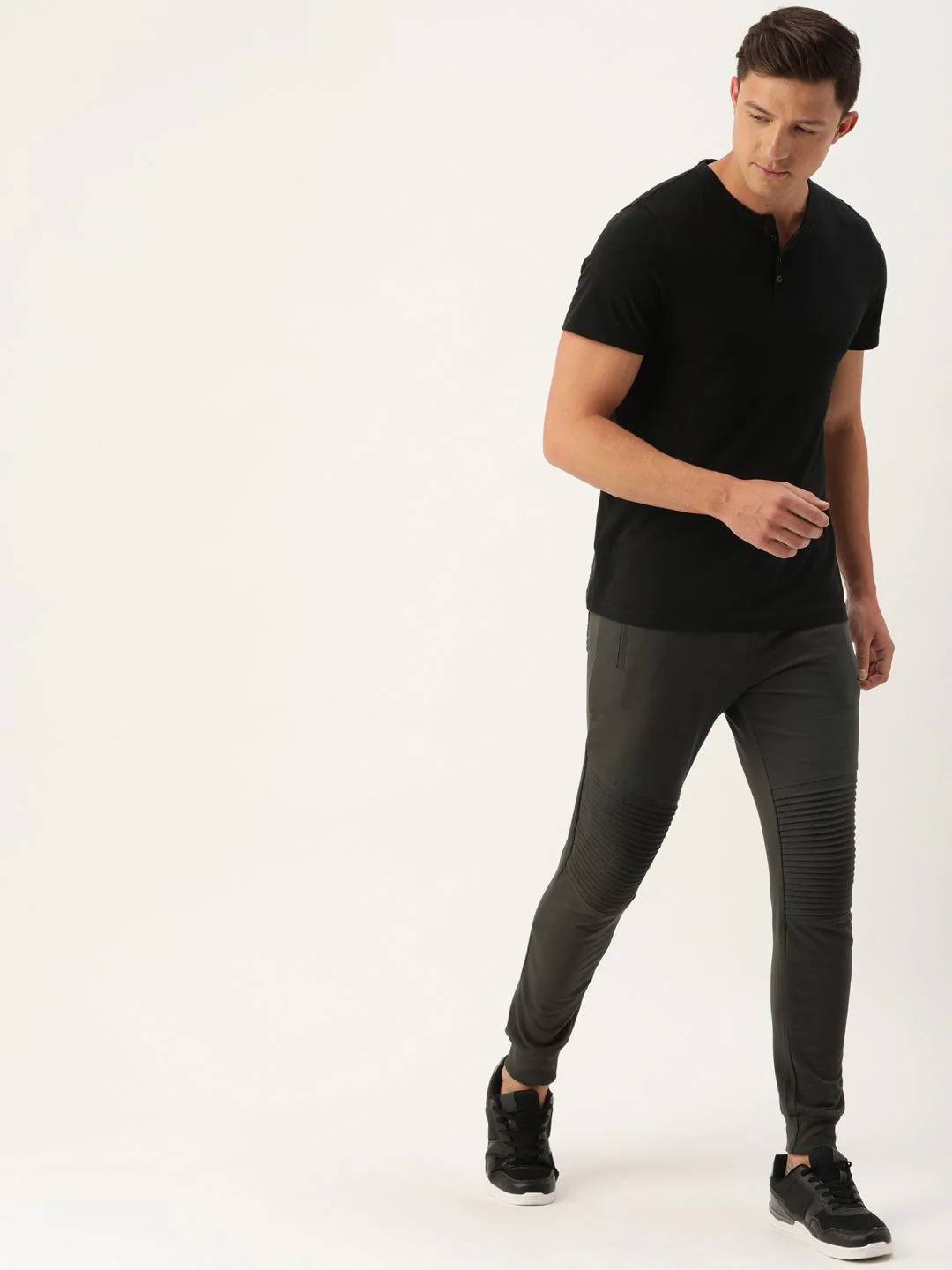 The Indian Garage Co Men Grey Solid Pleated Detail Joggers - Image 5