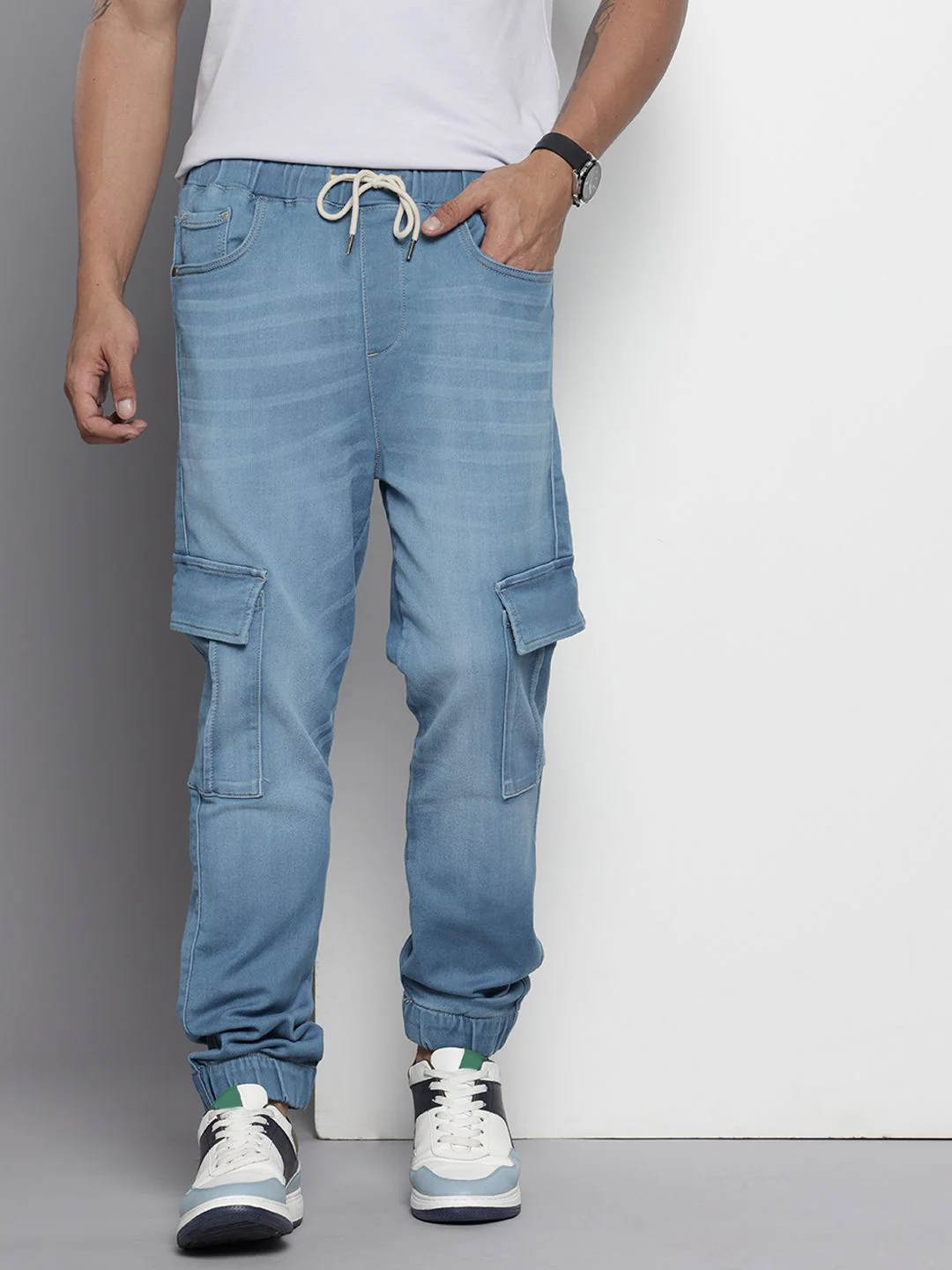 The Indian Garage Co Men Light Fade Stretchable Cargo Jeans - Image 2
