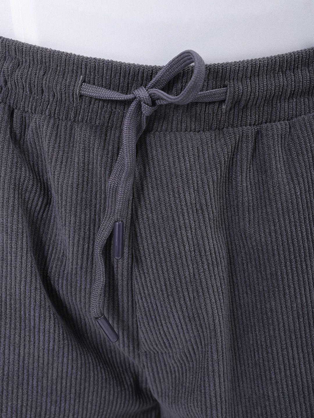 The Indian Garage Co Men Loose Fit Cargo Shorts - Image 6
