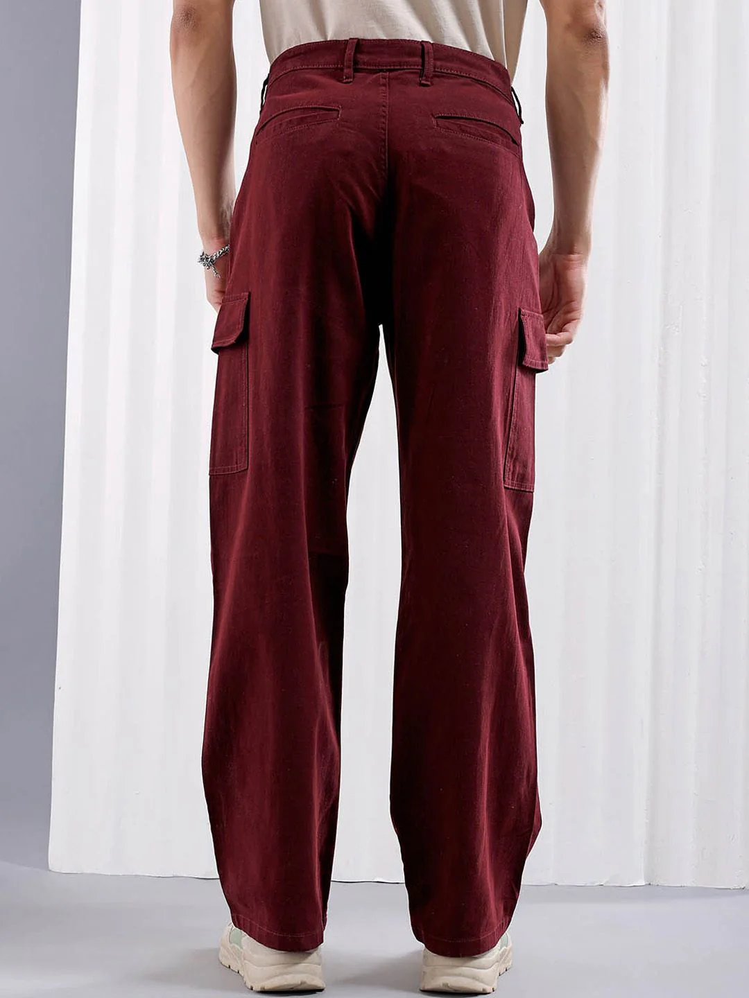 The Indian Garage Co Men Loose Fit Mid Rise Cotton Cargos - Image 3