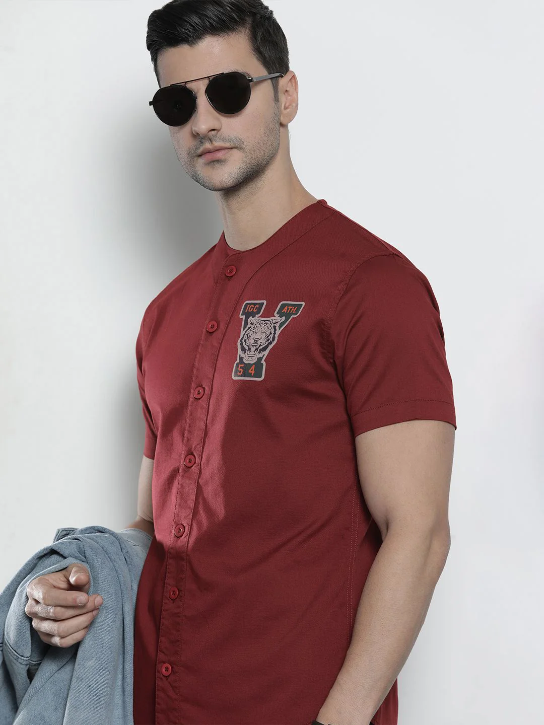 The Indian Garage Co Men Maroon Solid Casual Shirt