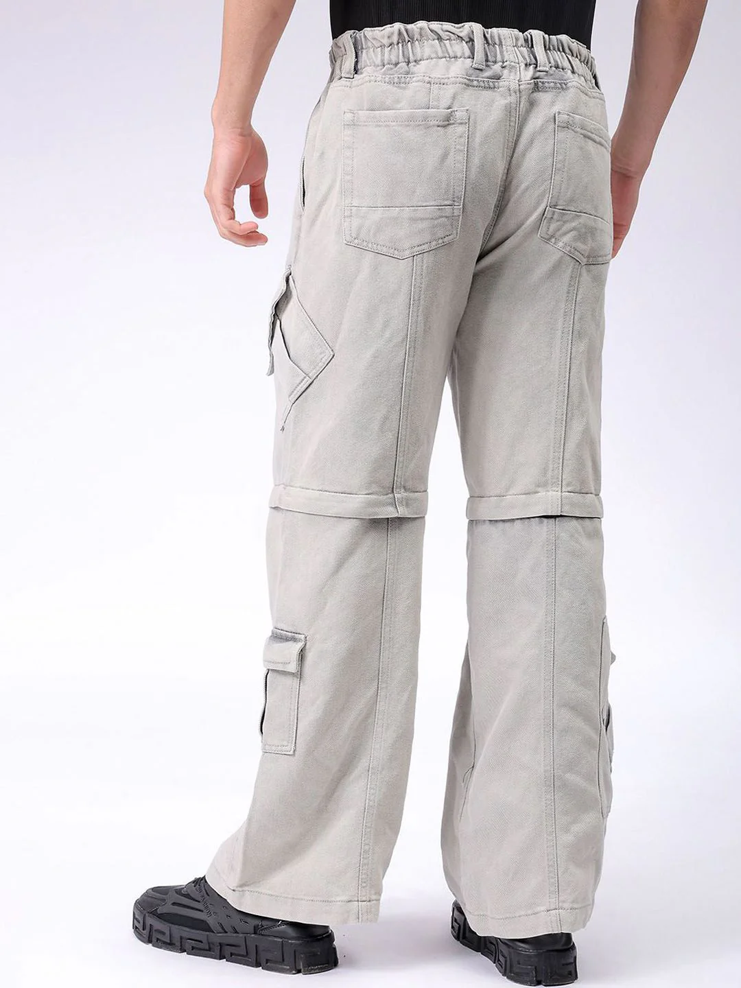 The Indian Garage Co Men Mid Rise Clean Look Wide Leg Relaxed Baggy Fit Cargo Jeans - Image 5