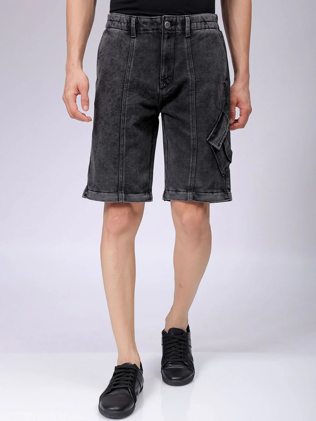 The Indian Garage Co Men Mid Rise Clean Look Wide Leg Relaxed Baggy Fit Cargo Jeans - Image 4