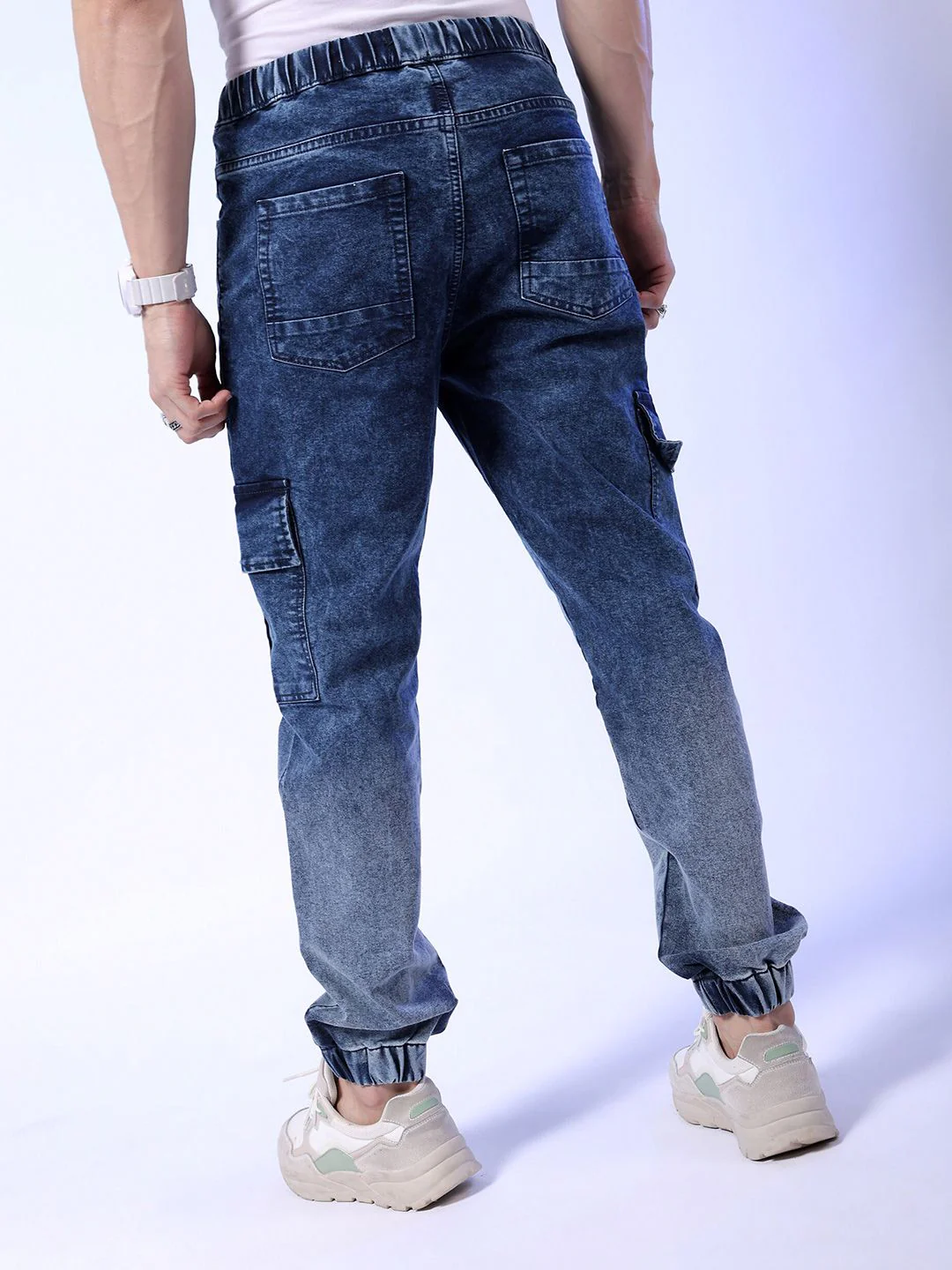 The Indian Garage Co Men Mid-Rise Heavy Fade Stretchable Cargo Jogger Jeans - Image 2