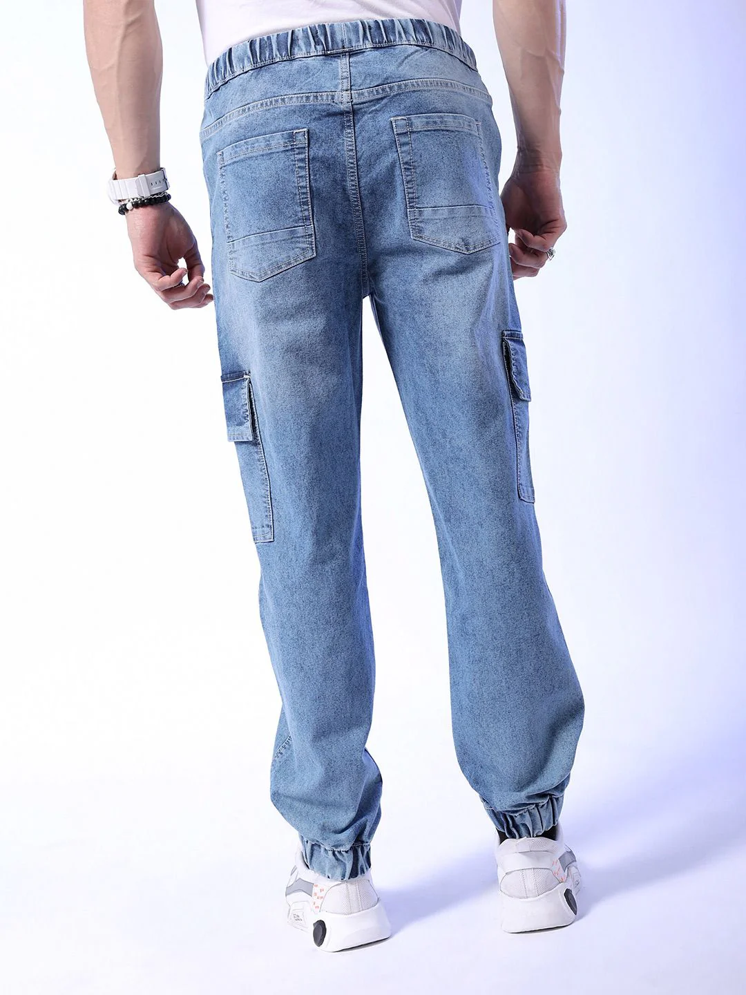 The Indian Garage Co Men Mid-Rise Heavy Fade Stretchable Cargo Jogger Jeans - Image 3