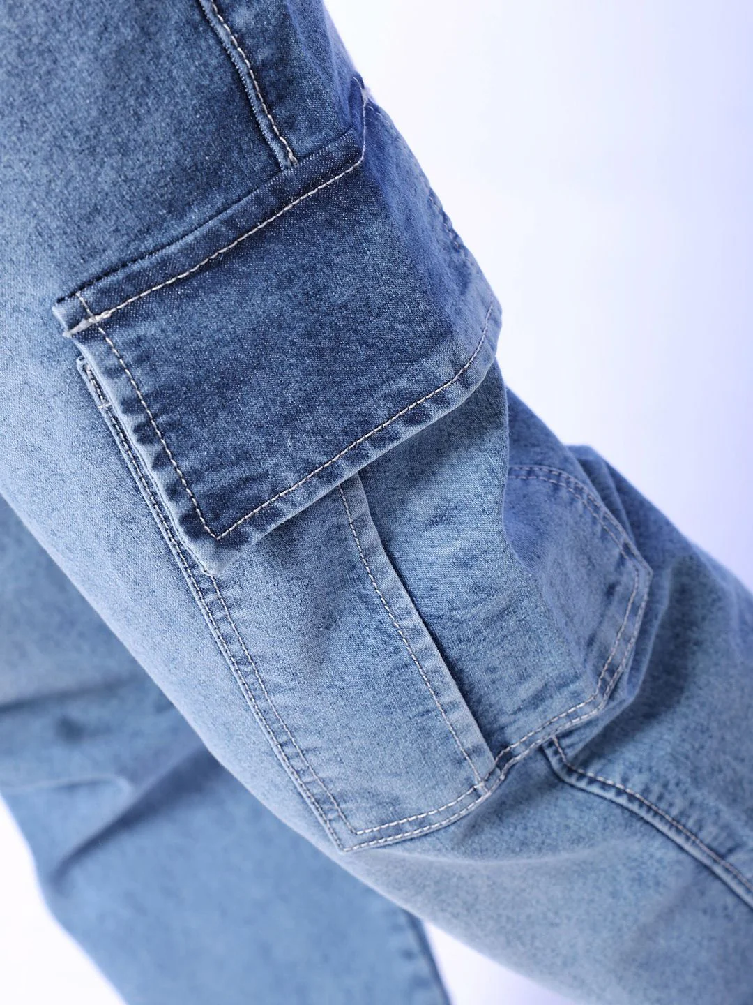 The Indian Garage Co Men Mid-Rise Heavy Fade Stretchable Cargo Jogger Jeans - Image 6