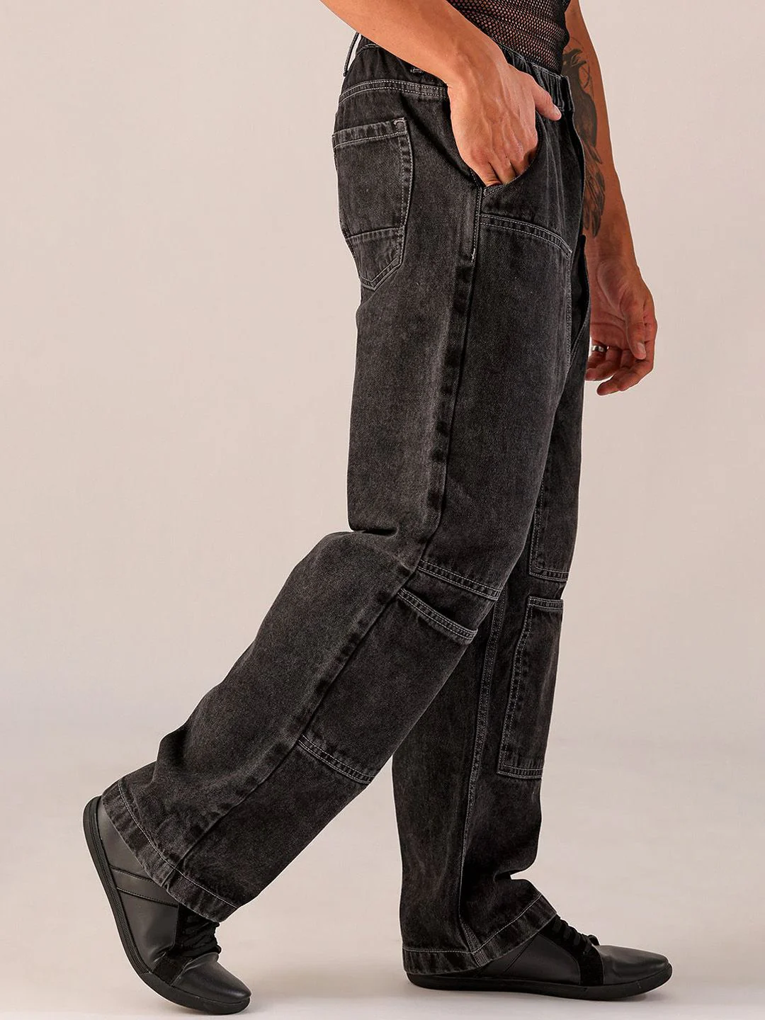 The Indian Garage Co Men Mid-Rise Loose Baggy Fit Elasticated Wasit Cargo Jeans - Image 2