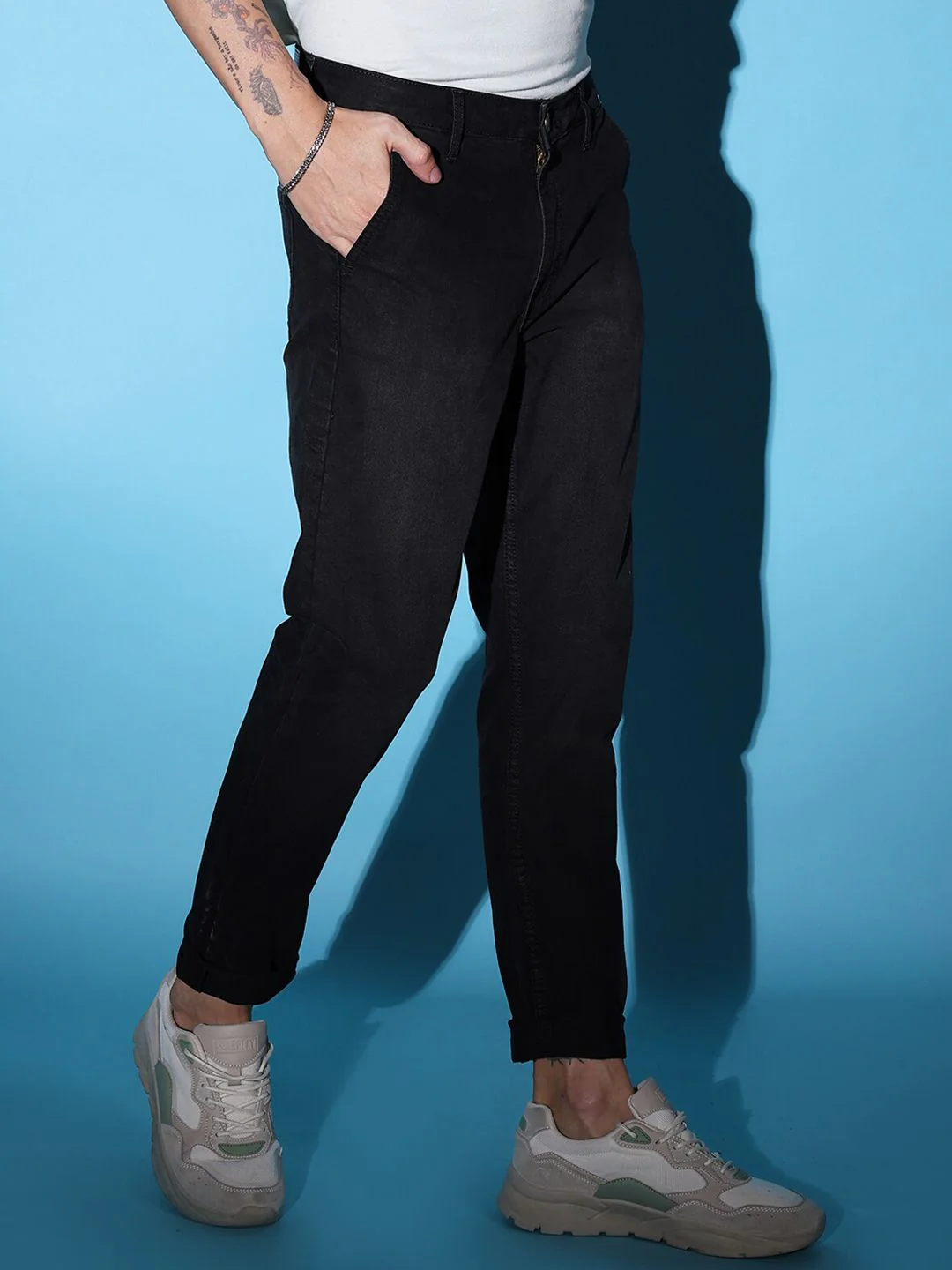 The Indian Garage Co Men Mid-Rise Slim Fit Clean Look Jeans - Image 2