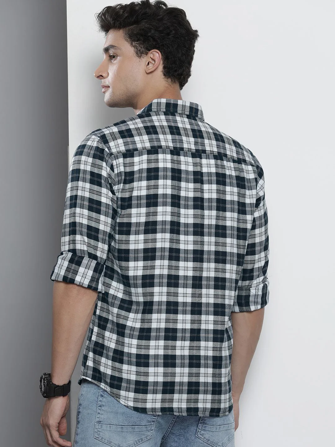 The Indian Garage Co Men Navy Blue & Off-White Checked Cotton Casual Shirt - Image 4