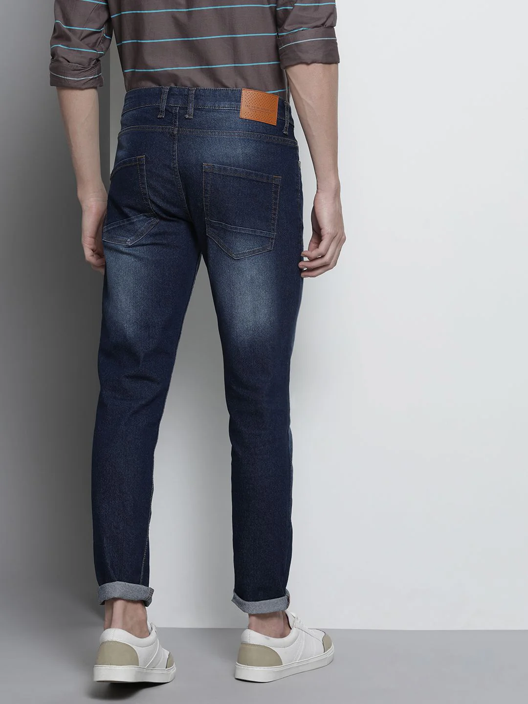 The Indian Garage Co Men Navy Blue Slim Fit Mildly Distressed Light Fade Stretchable Jeans - Image 3