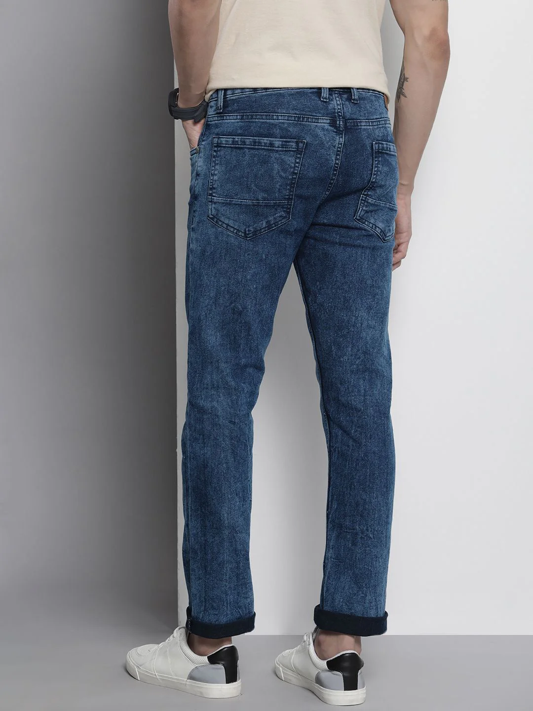 The Indian Garage Co Men Navy Blue Slim Straight Fit Light Fade Stretchable Jeans - Image 3