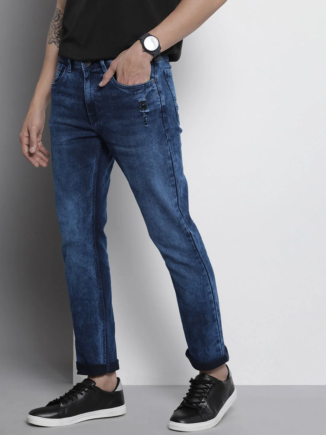 The Indian Garage Co Men Navy Blue Slim Straight Fit Light Fade Stretchable Jeans - Image 2