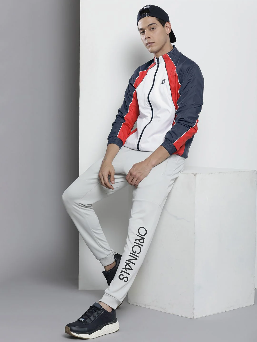 The Indian Garage Co Men Navy Blue White Colourblocked Windcheater Jacket - Image 4