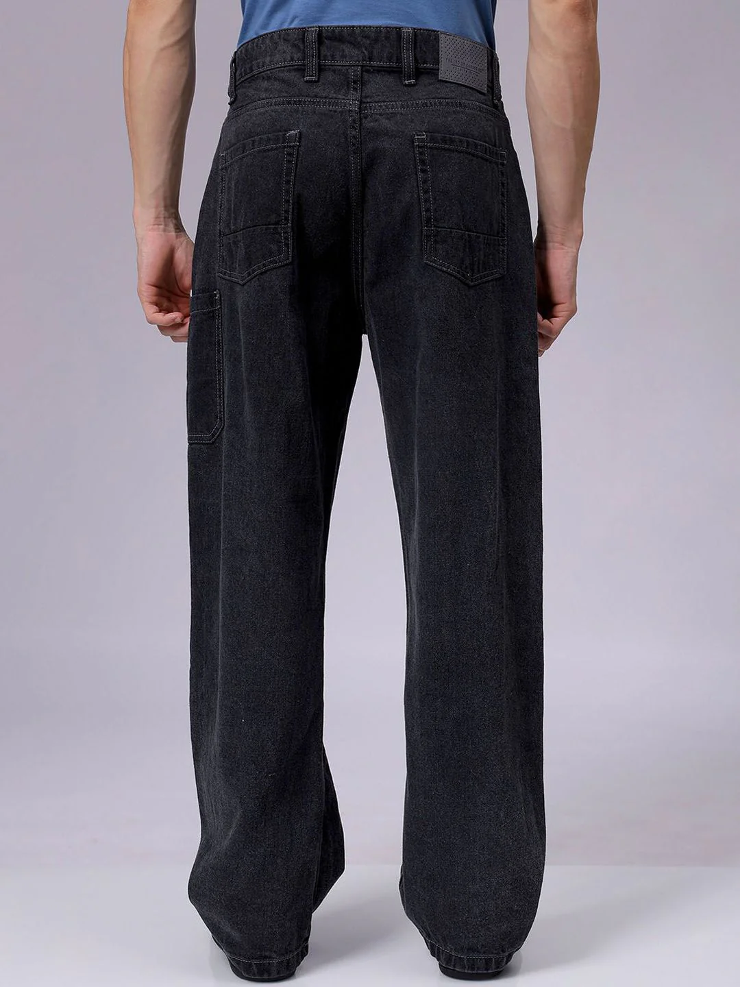 The Indian Garage Co Men Pure Cotton Baggy Fit Mid-Rise Cargo Jeans - Image 5