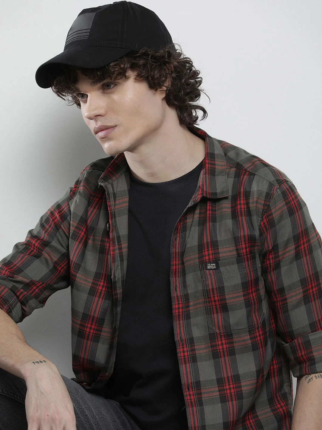 The Indian Garage Co Men Regular Fit Checked Casual Shirt