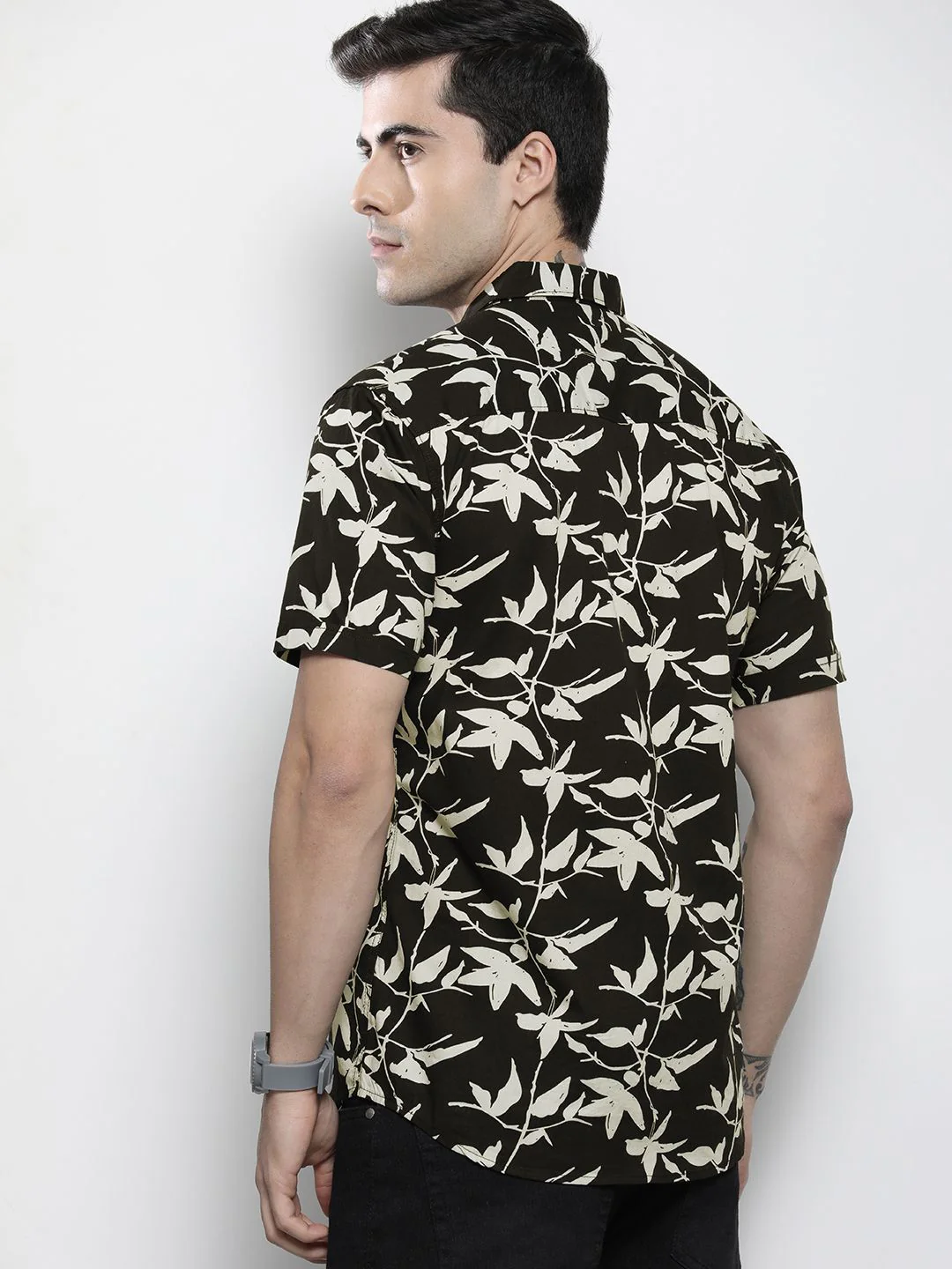 The Indian Garage Co Men Regular Fit Floral Printed Resortwear Shirt - Image 5