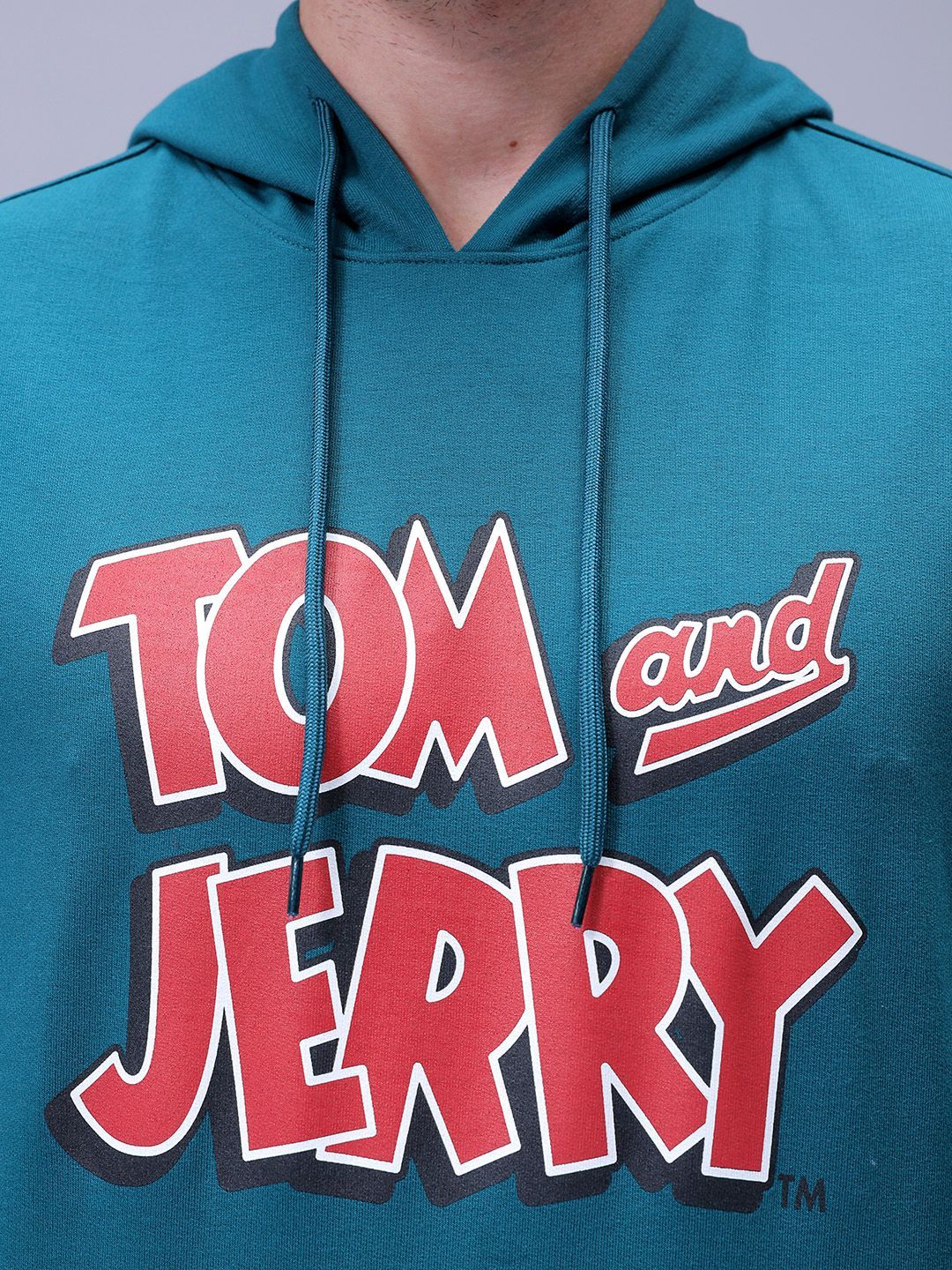 The Indian Garage Co Men Regular Fit Tom & Jerry Printed Overhead Hooded Sweatshirt - Image 2