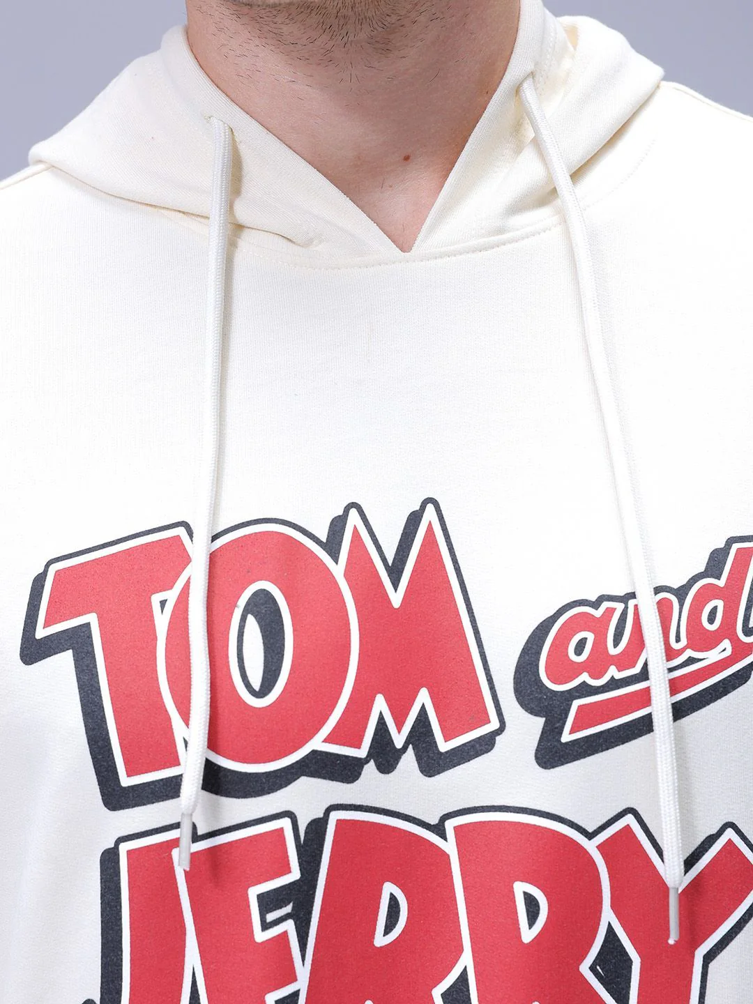 The Indian Garage Co Men Regular Fit Tom & Jerry Printed Overhead Hooded Sweatshirt - Image 2