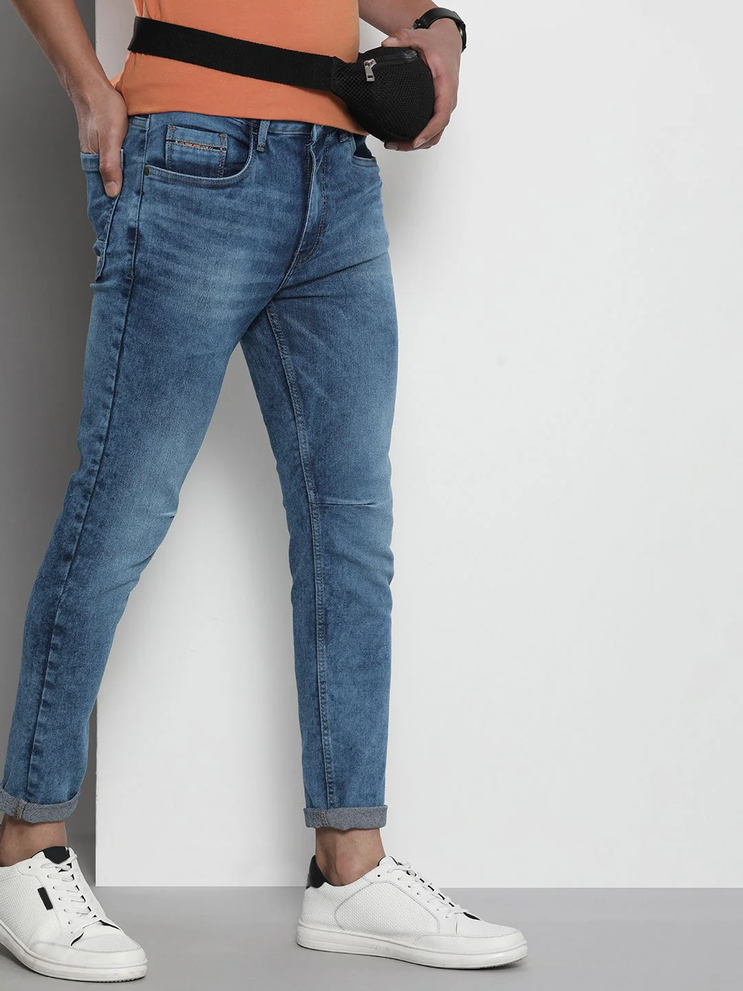The Indian Garage Co Men Relaxed Fit Light Fade Stretchable Jeans