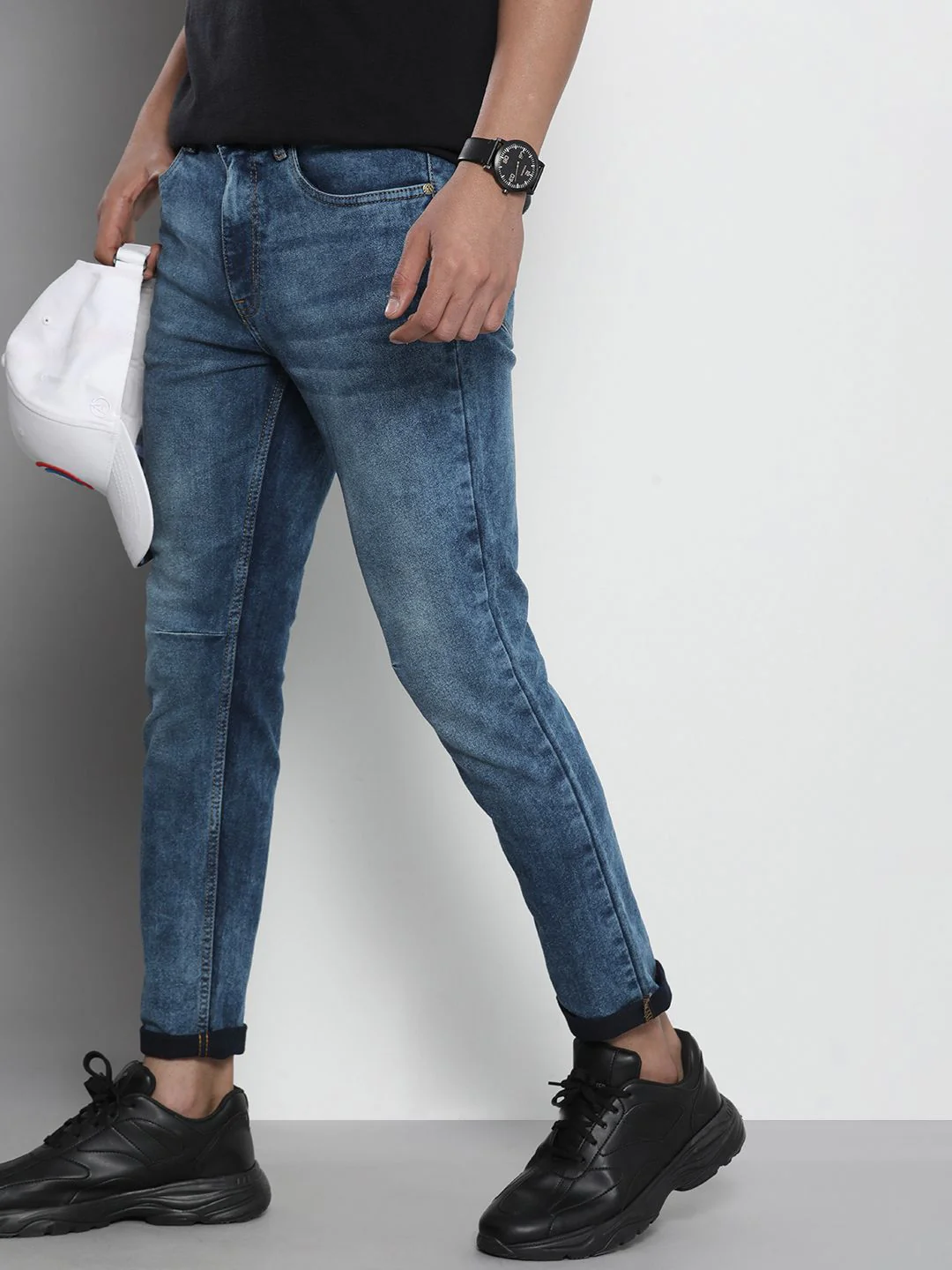 The Indian Garage Co Men Relaxed Fit Light Fade Stretchable Jeans