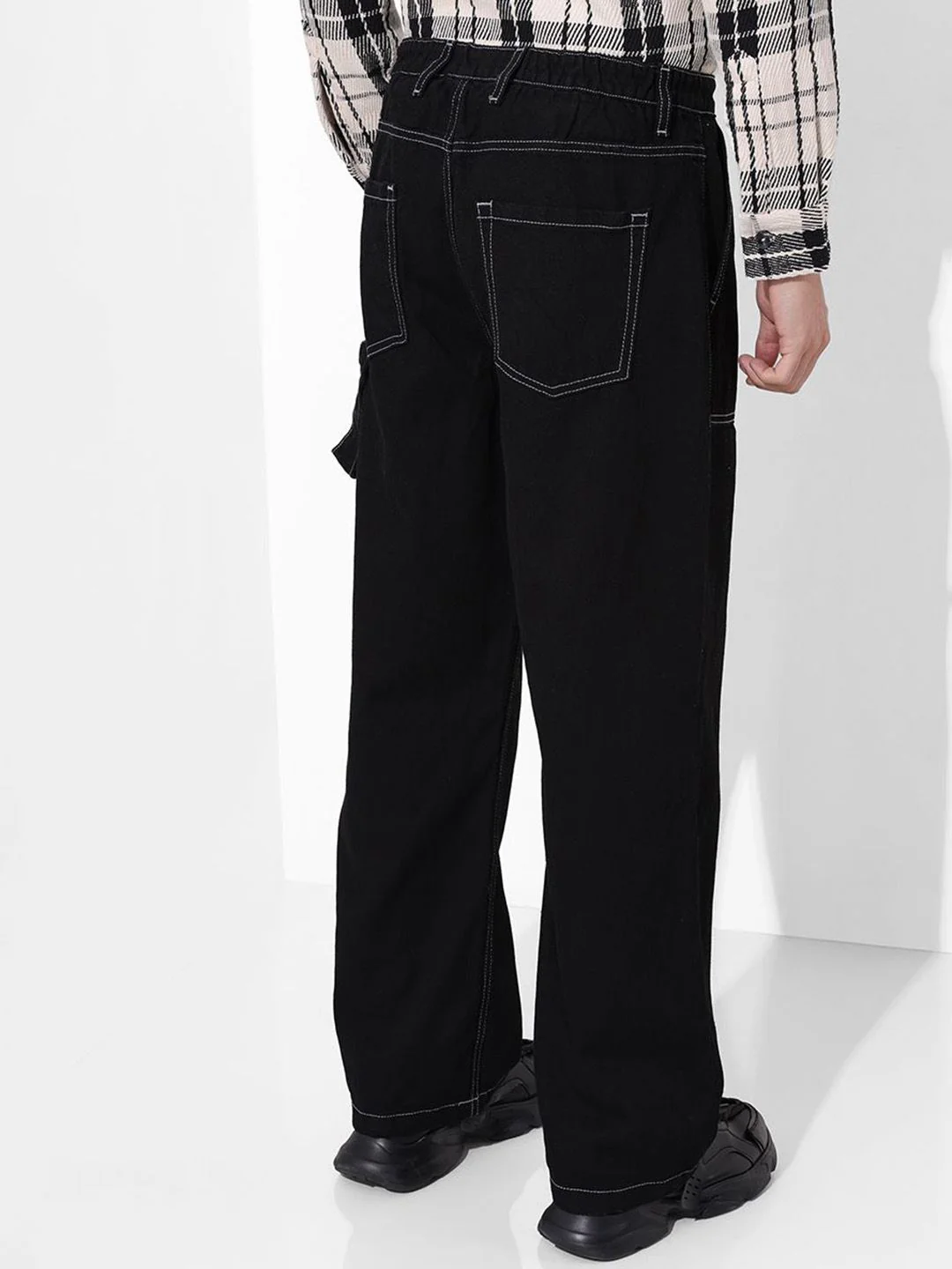 The Indian Garage Co Men Relaxed Fit Mid-Rise Cotton Jeans - Image 5