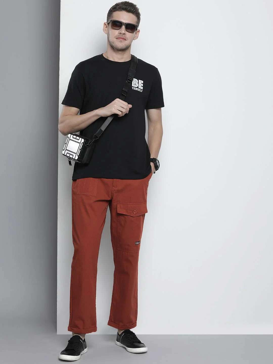 The Indian Garage Co Men Relaxed Fit Pure Cotton Chinos Trousers - Image 5