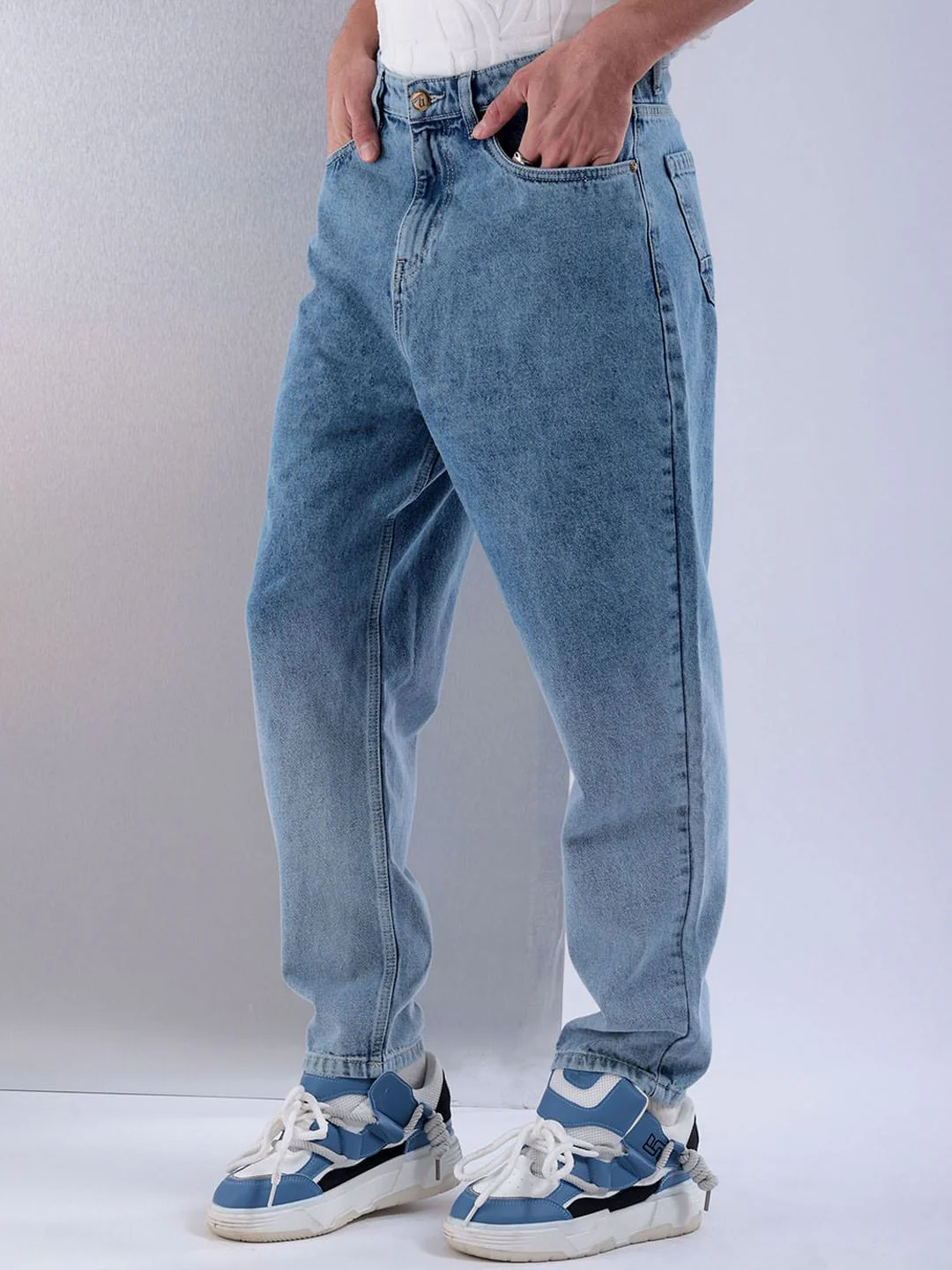 The Indian Garage Co Men Relaxed Fit Slash Knee Light Fade Jeans - Image 2