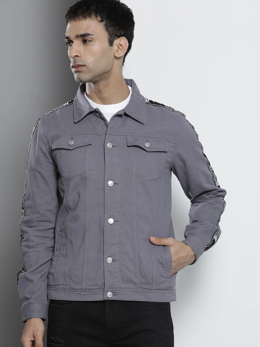 The Indian Garage Co Men Slim Fit Denim Trucker Jacket with Double Flap Pockets - Image 3