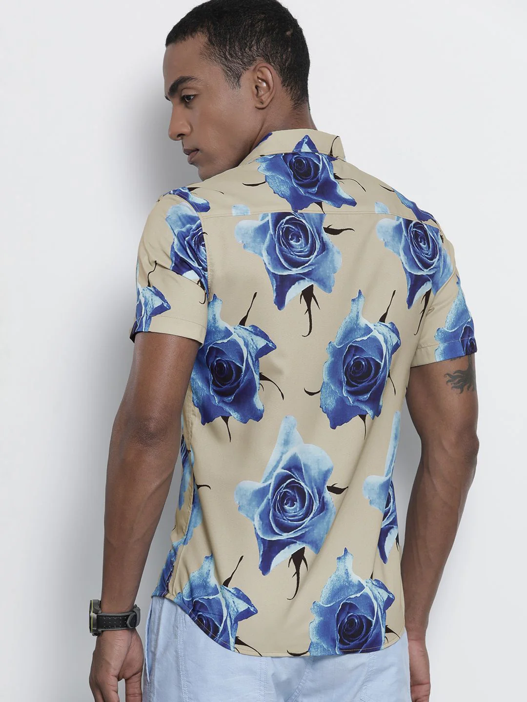 The Indian Garage Co Men Slim Fit Floral Printed Resortwear Shirt - Image 5