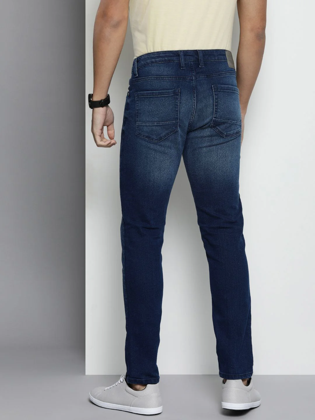 The Indian Garage Co Men Slim Fit Light Fade Stretchable Jeans - Image 3