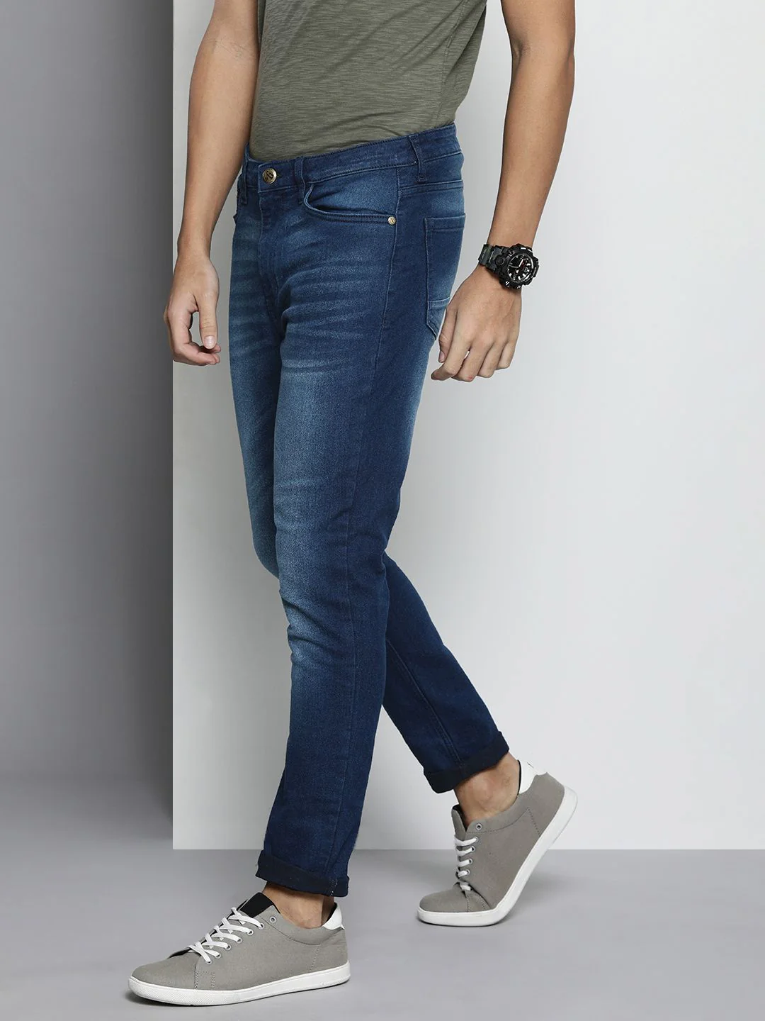 The Indian Garage Co Men Slim Fit Light Fade Stretchable Jeans - Image 2