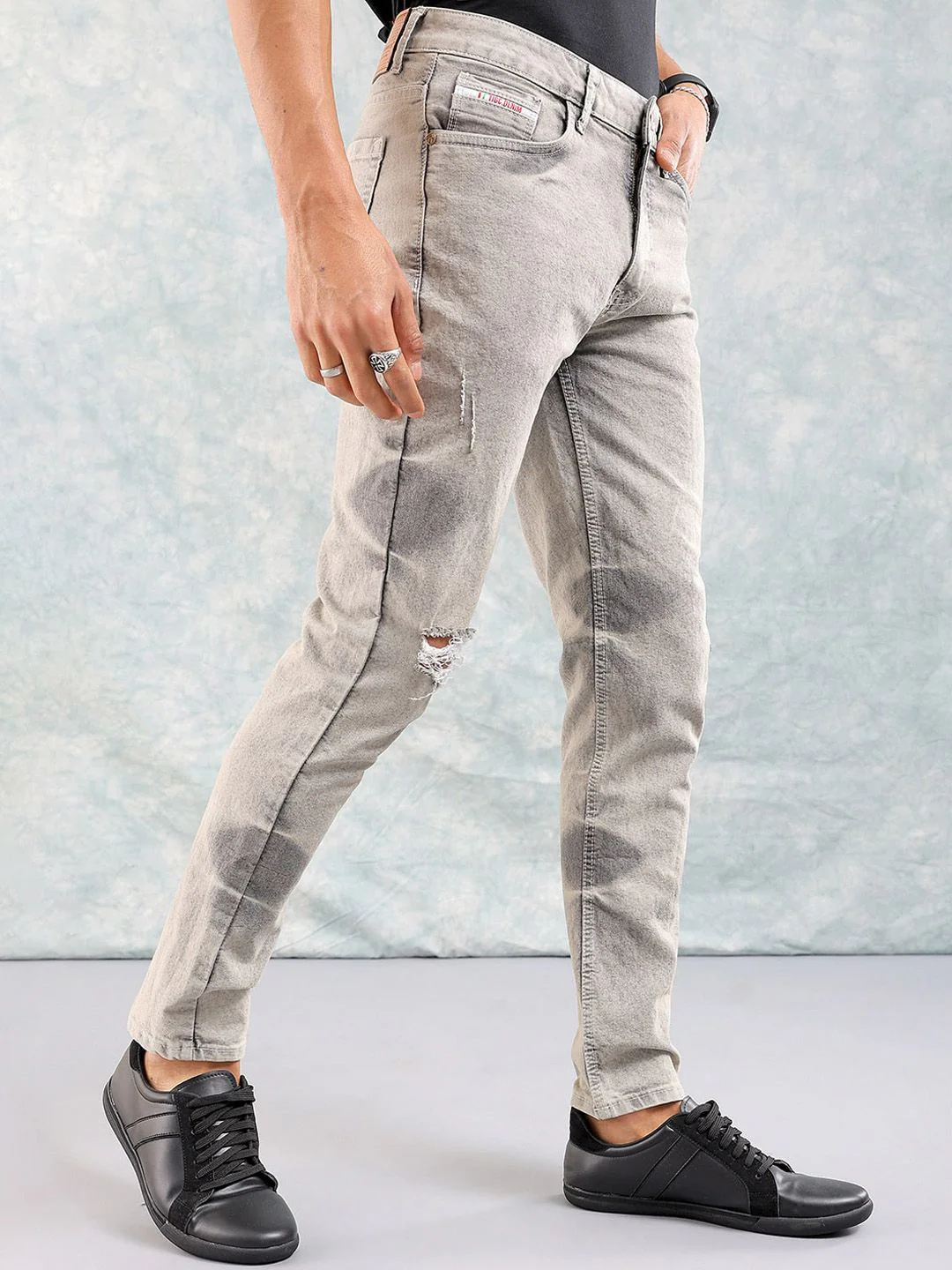 The Indian Garage Co Men Slim Fit Mildly Distressed Heavy Fade Jeans - Image 2