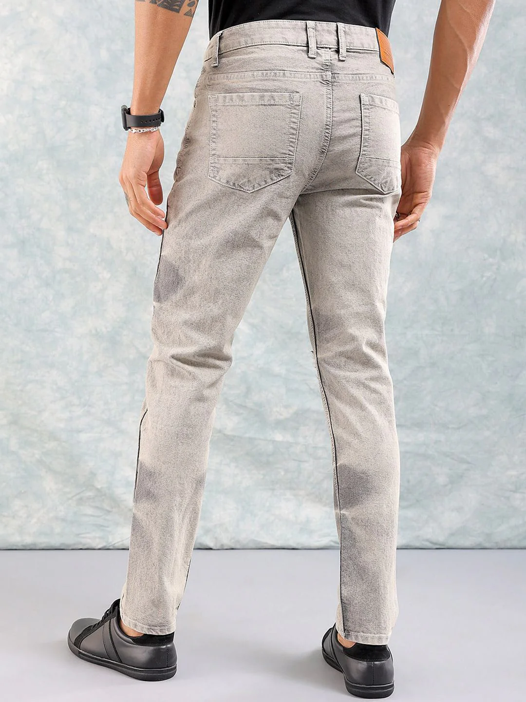The Indian Garage Co Men Slim Fit Mildly Distressed Heavy Fade Jeans - Image 3