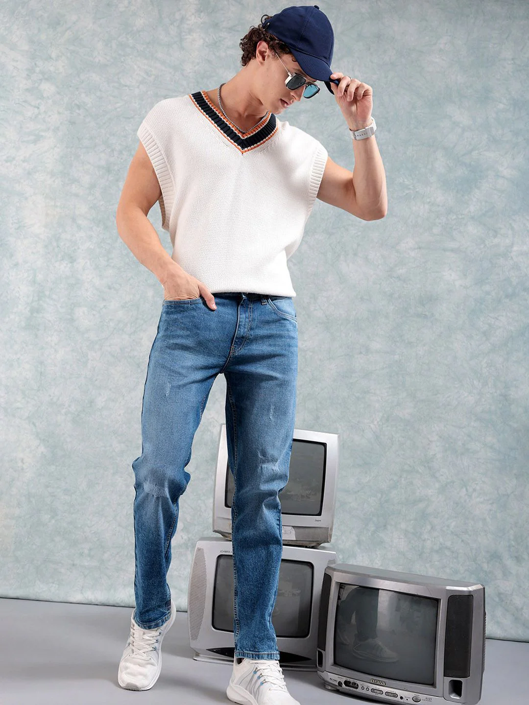 The Indian Garage Co Men Slim Fit Mildly Distressed Light Fade Jeans - Image 5