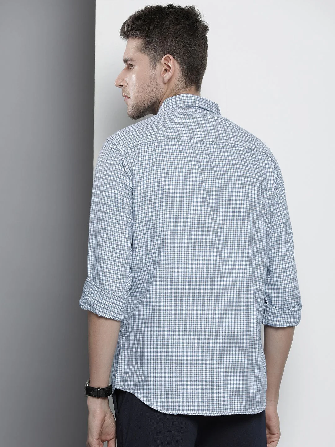 The Indian Garage Co Men Slim Fit Opaque Checked Casual Shirt - Image 4