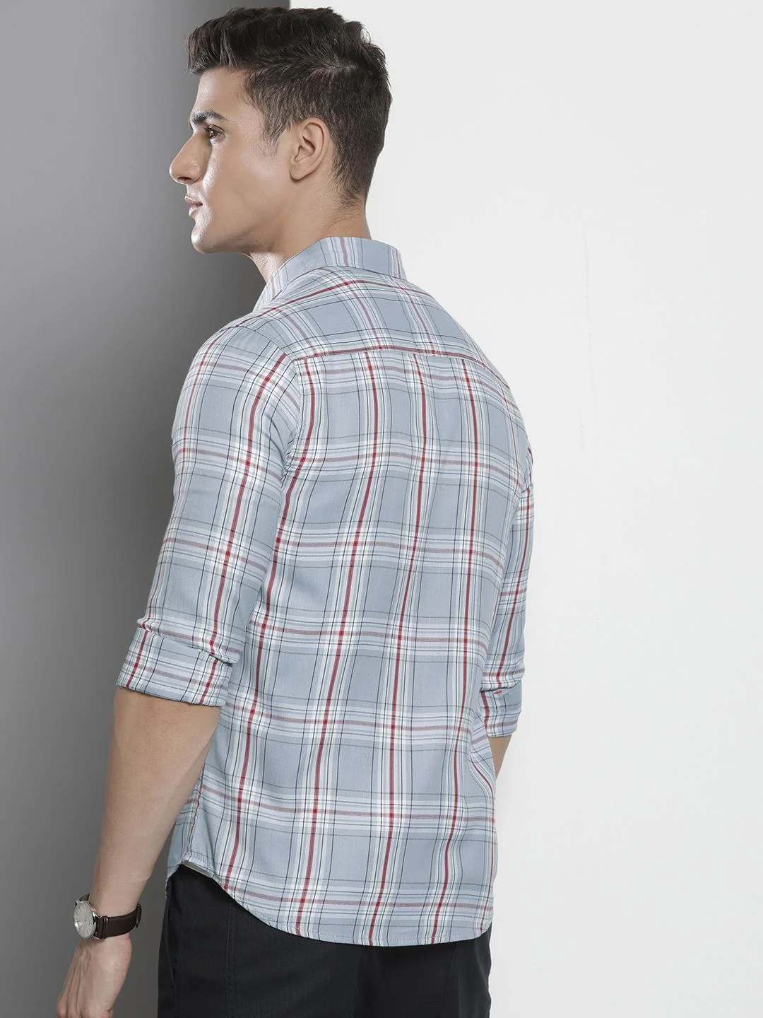 The Indian Garage Co Men Slim Fit Opaque Checked Casual Shirt - Image 4