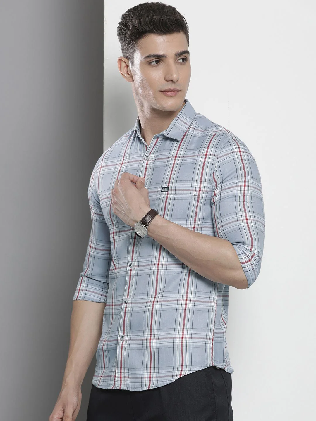 The Indian Garage Co Men Slim Fit Opaque Checked Casual Shirt - Image 5