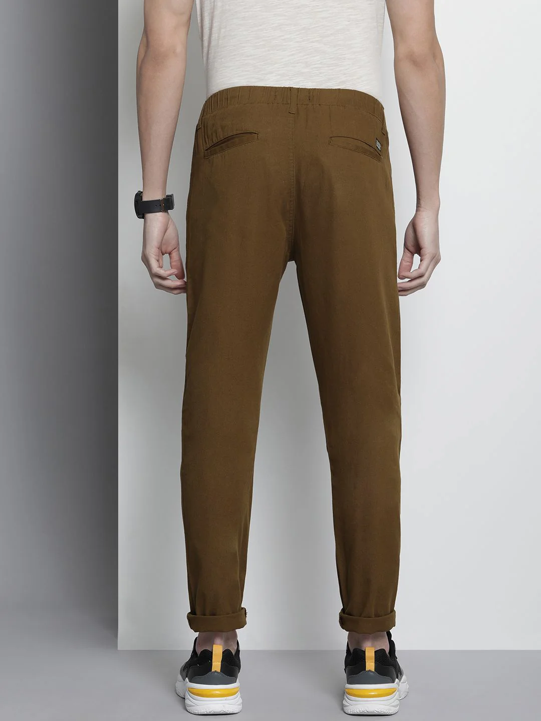 The Indian Garage Co Men Slim Fit Pleated Cotton Chinos Trousers - Image 5