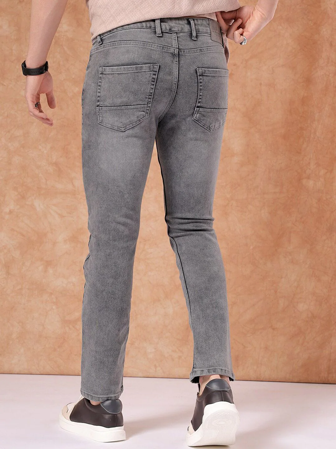The Indian Garage Co Men Straight Fit Slash Knee Light Fade Stretchable Jeans - Image 2