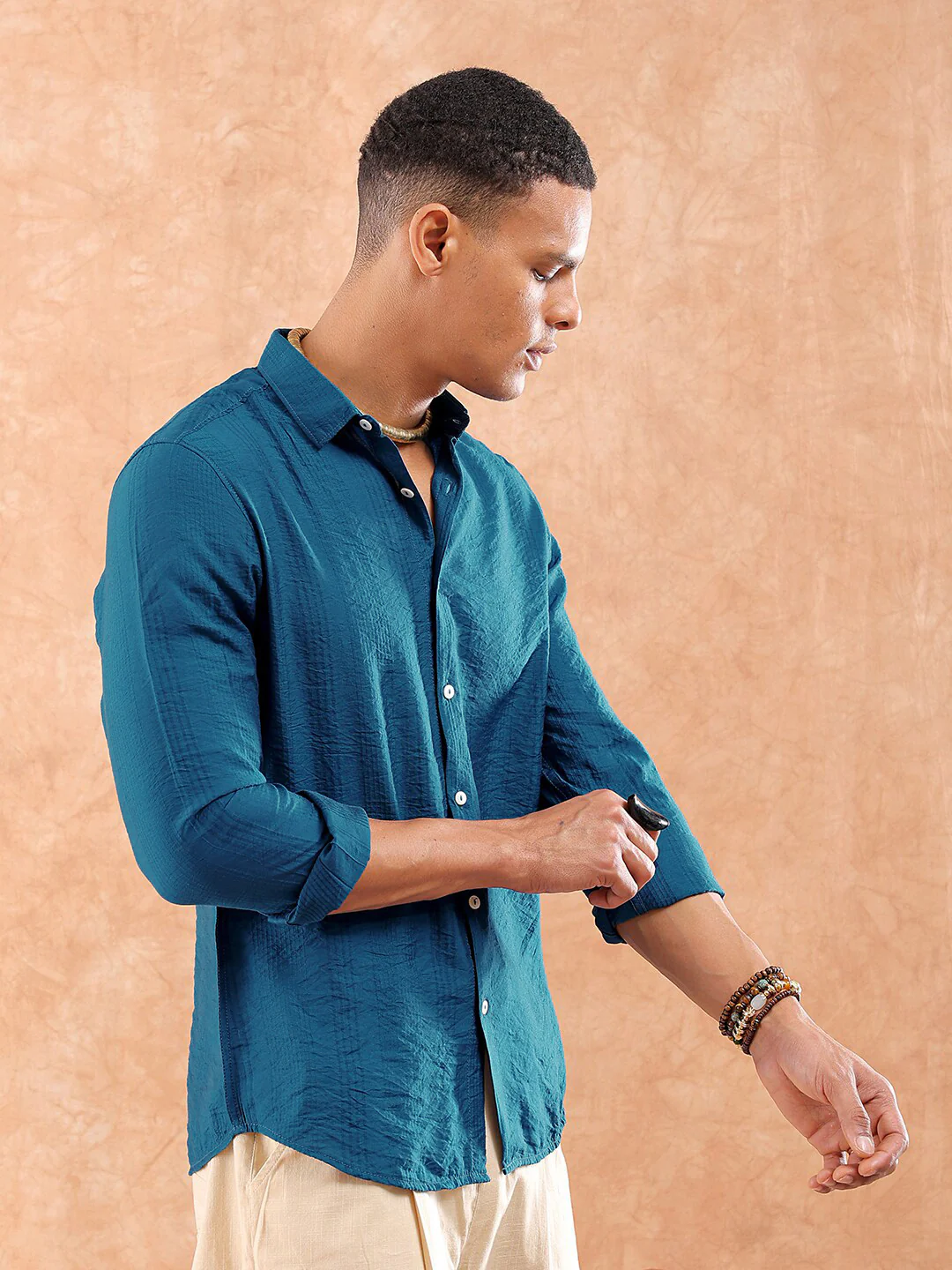 The Indian Garage Co Men Slim Fit Striped Dobby Resortwear Shirt - Image 3