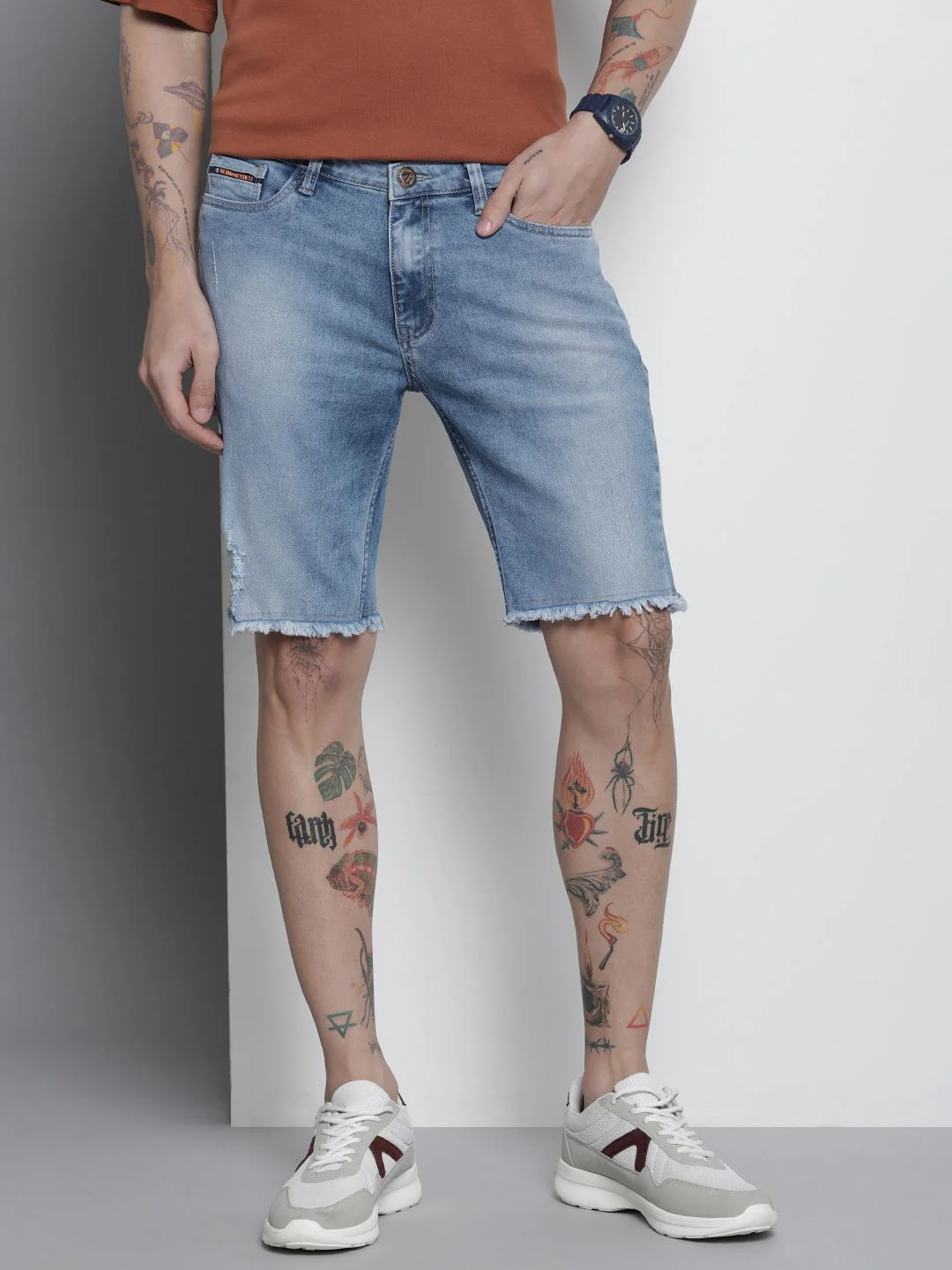 The Indian Garage Co Men Solid Distressed Slim Fit Denim Shorts - Image 2