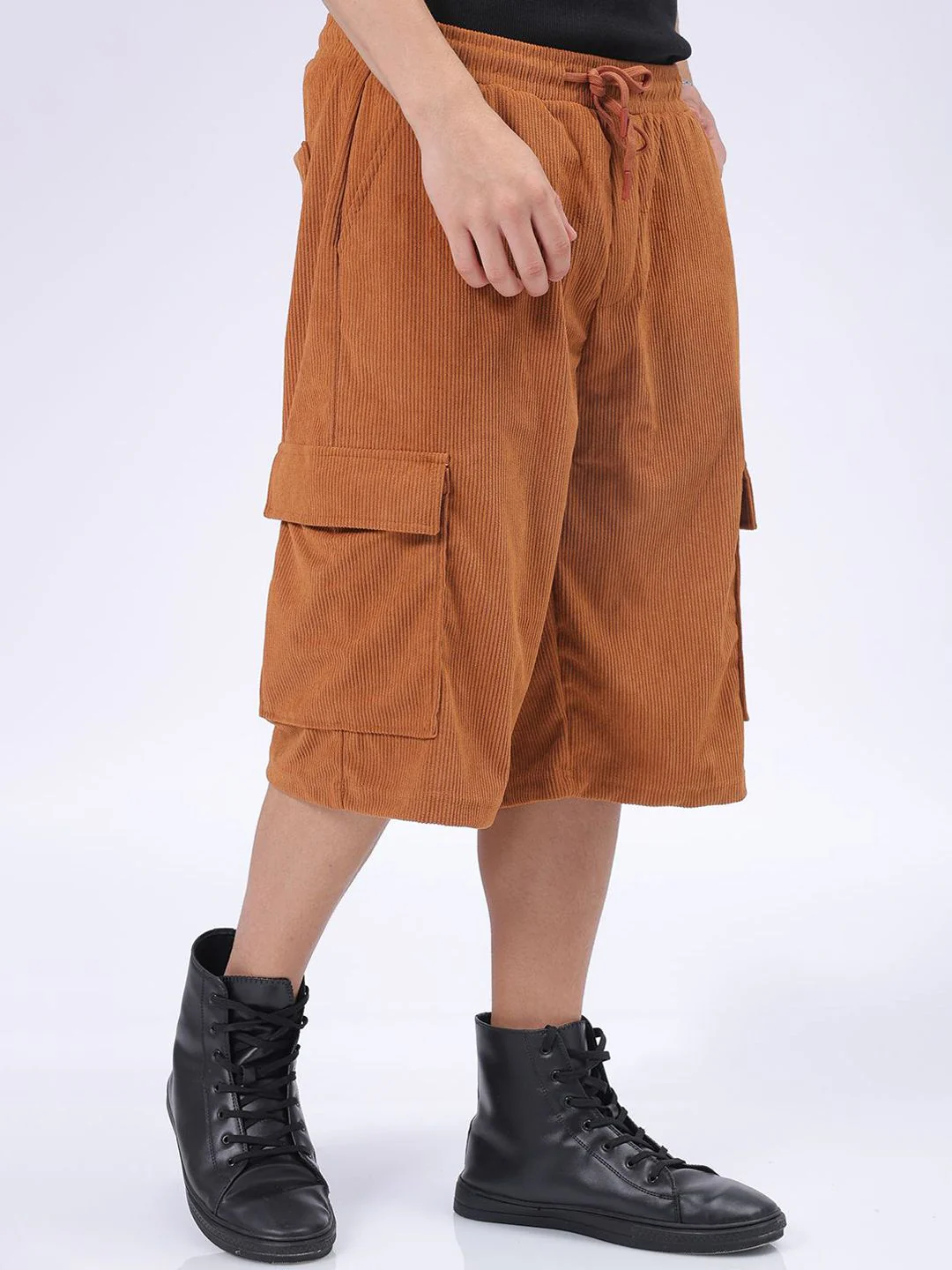 The Indian Garage Co Men Solid Loose Fit Cargo Shorts - Image 2