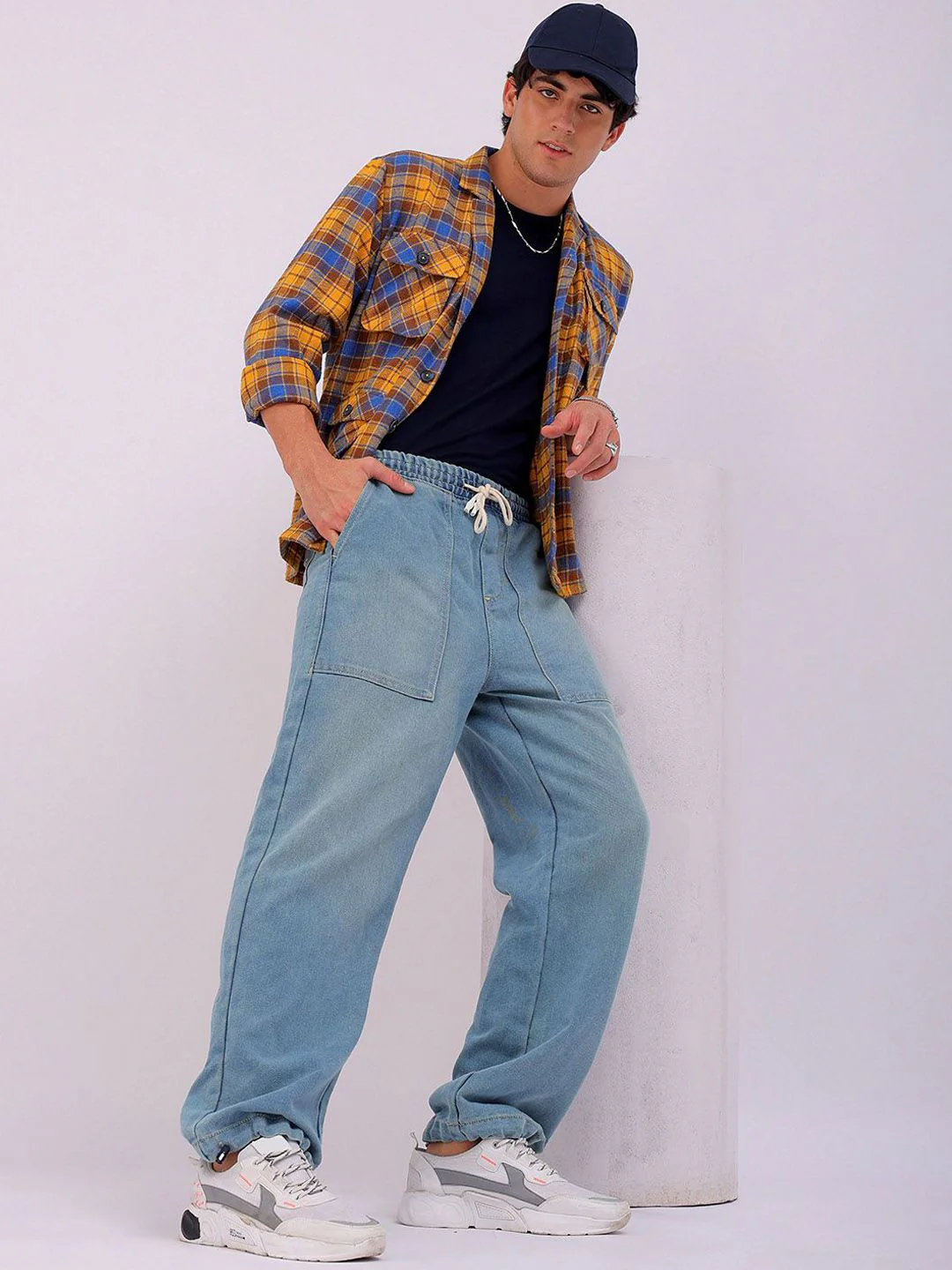 The Indian Garage Co Men Solid Mid-Rise Relaxed Fit Jeans - Image 4