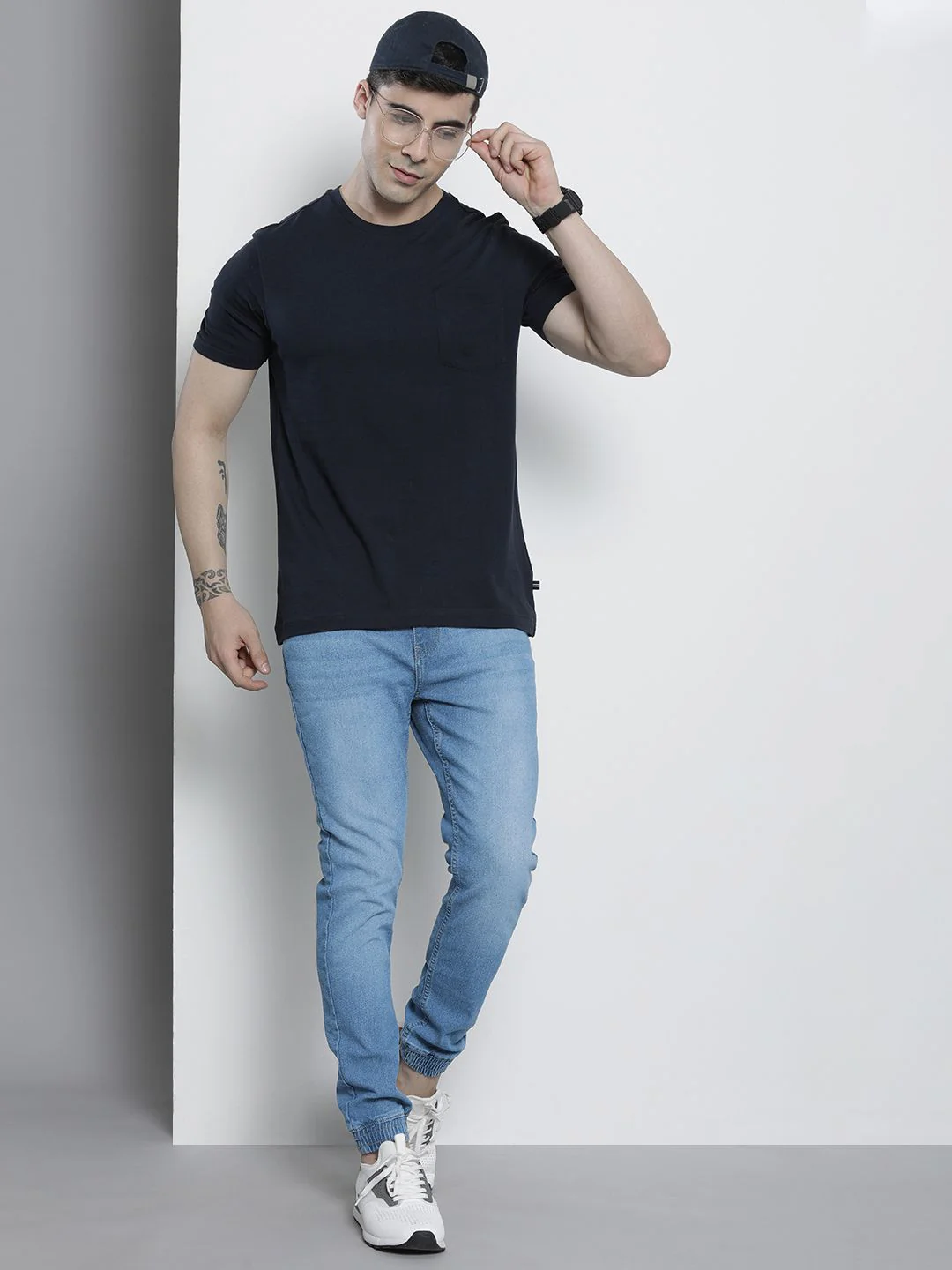 The Indian Garage Co Men Solid Slim Fit Denim Joggers - Image 5