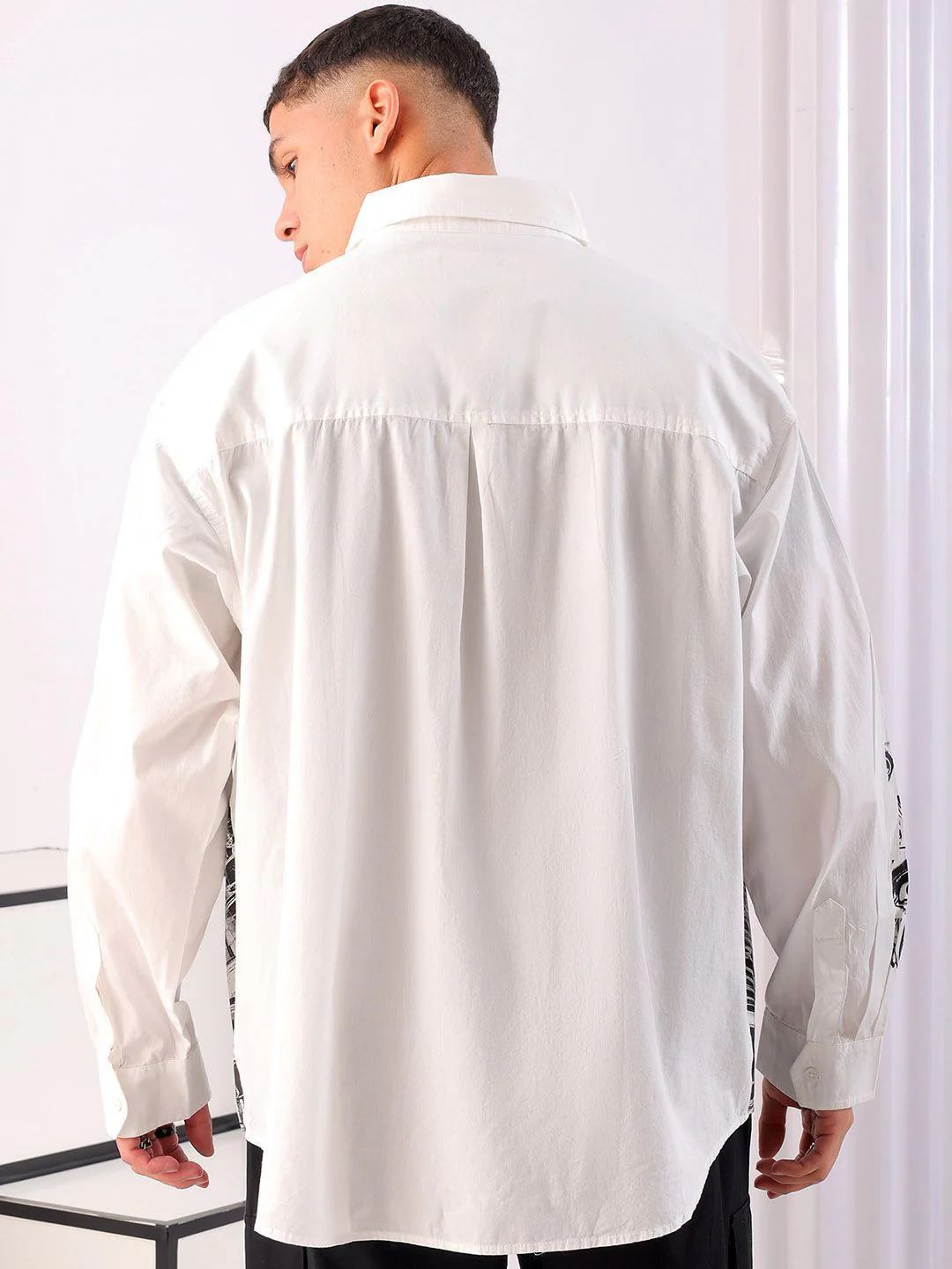 The Indian Garage Co Men Spread Collar Graphic Printed Cotton Oversized Casual Shirt - Image 4