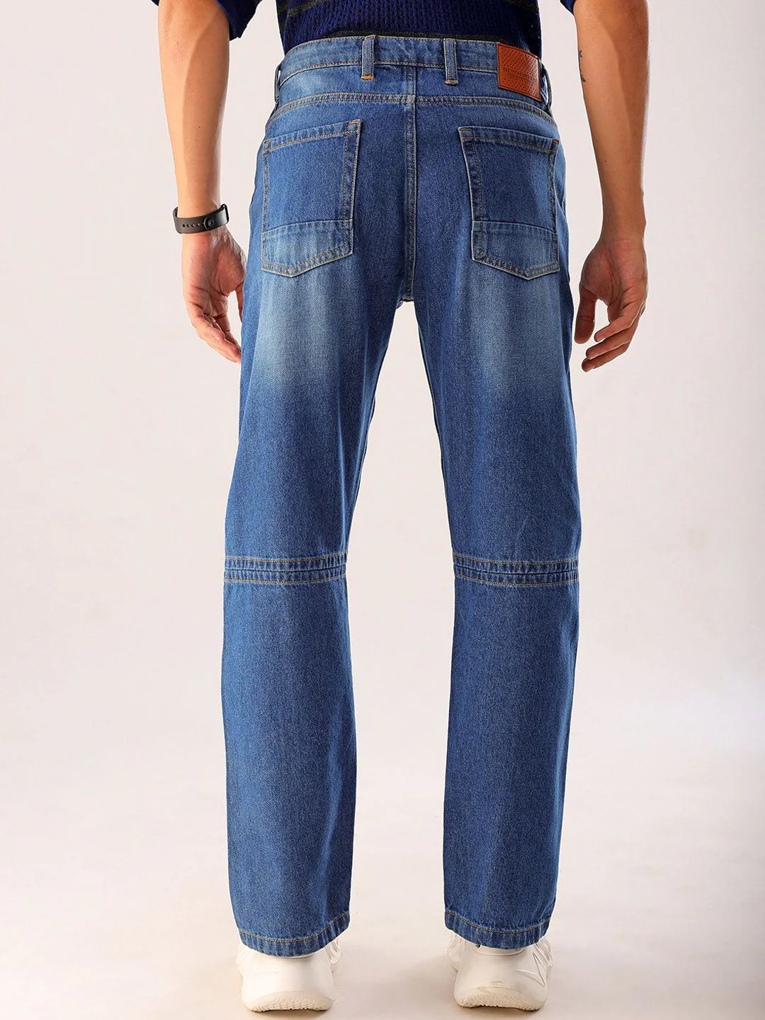 The Indian Garage Co Men Straight Fit Slash Knee Light Fade Jeans - Image 5